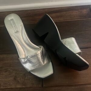 Nine West Size 7 slide on Platform sandals.